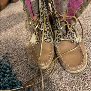 Sperry Tan and Brown Lace Boots with Moccasin Toe
8.5